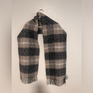 BR scarf